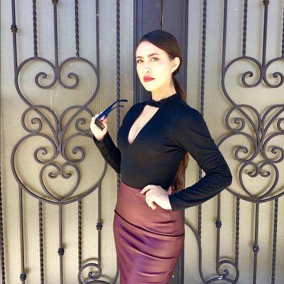 LAST ONE-Black Bodysuit - Picture 3 of 8